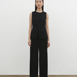 FITTED VEST IN BLACK